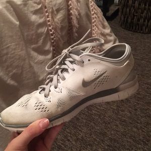Nike white tennis shoes